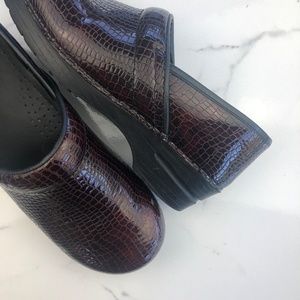 SANITA Croco Patent Leather Clog Sz 40